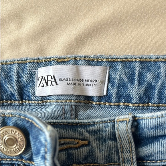 Zara Mid Rise Straight Jeans - Picture 4 of 4